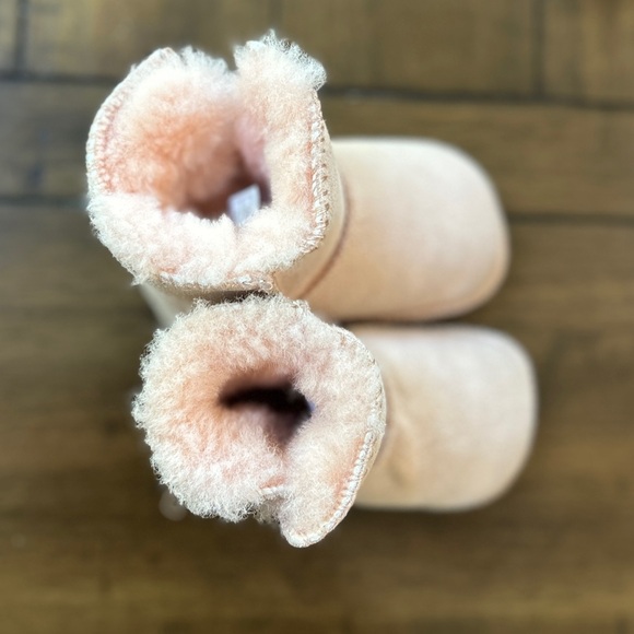 Infant ugg size small (2/3) light pink - Picture 6 of 6